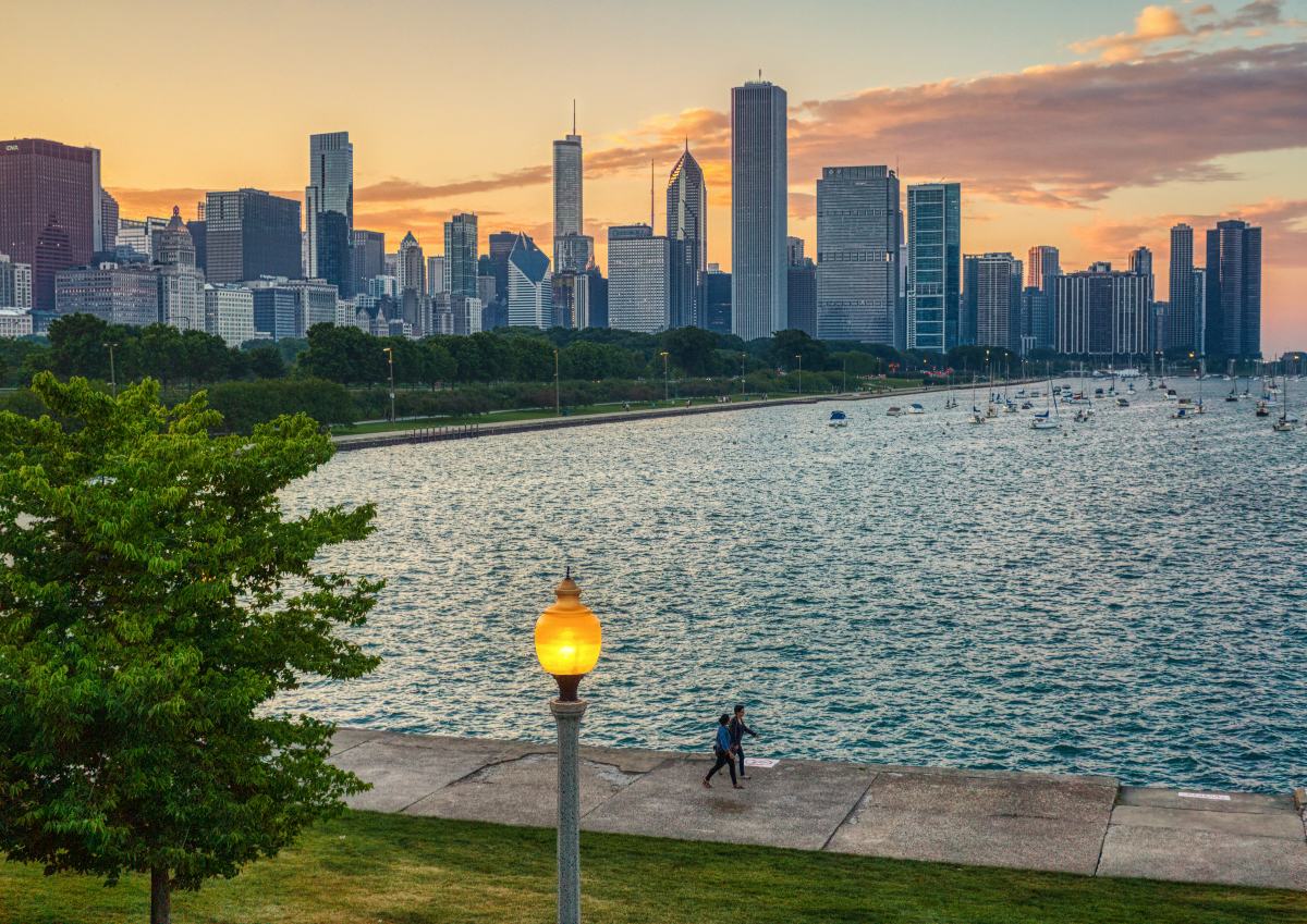 Early evening photo of the Chicago skyline